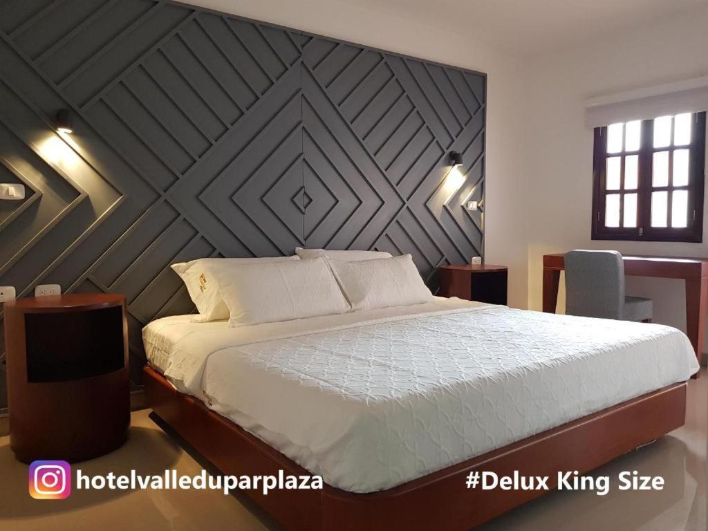 Hotel Plaza *